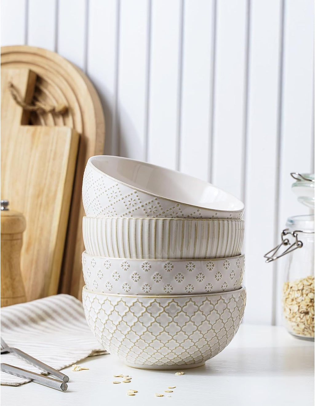 Ceramic Soup Bowls 30 OZ, Cereal Bowls Set of 4 for Kitchen, Stoneware Bowls with Embossment, Farmhouse Vintage Bowls for Cereal, Soup, Rice, Salad, Fruits, Arctic White